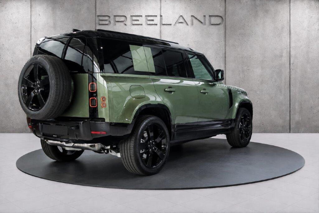 Land Rover Defender 110 P300e Dynamic HSE Edition, foto 32 van 39