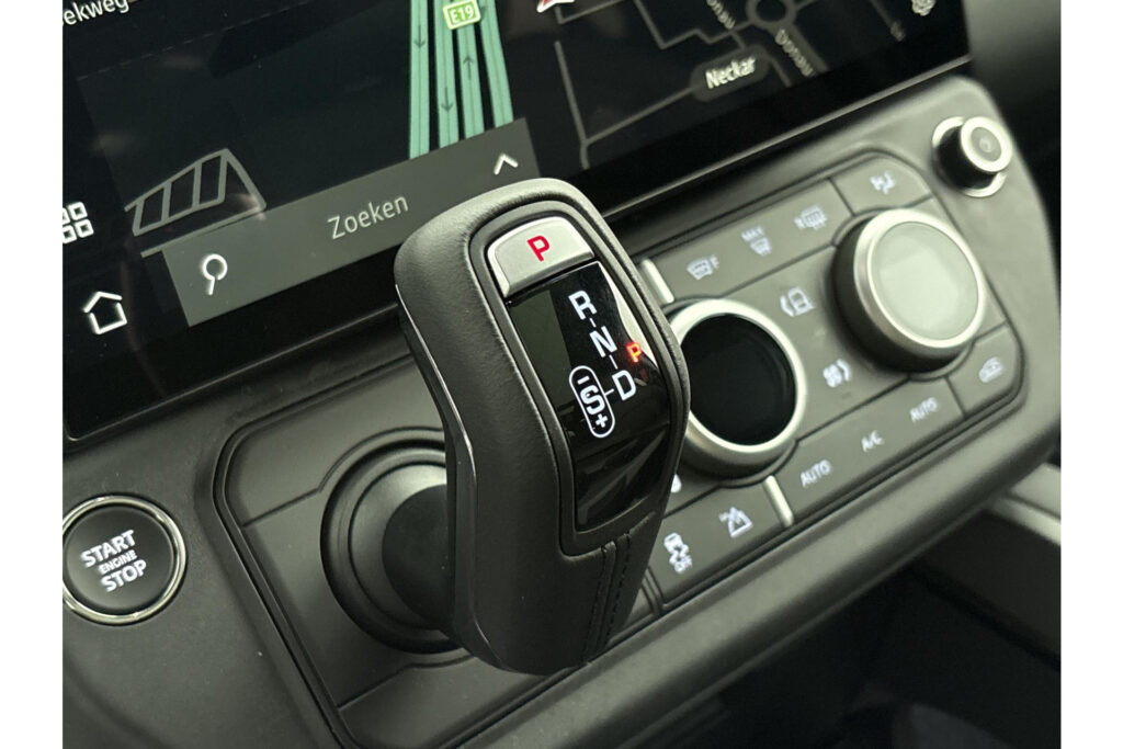 Land Rover Defender 110 P300e Dynamic SE Edition, foto 15 van 23