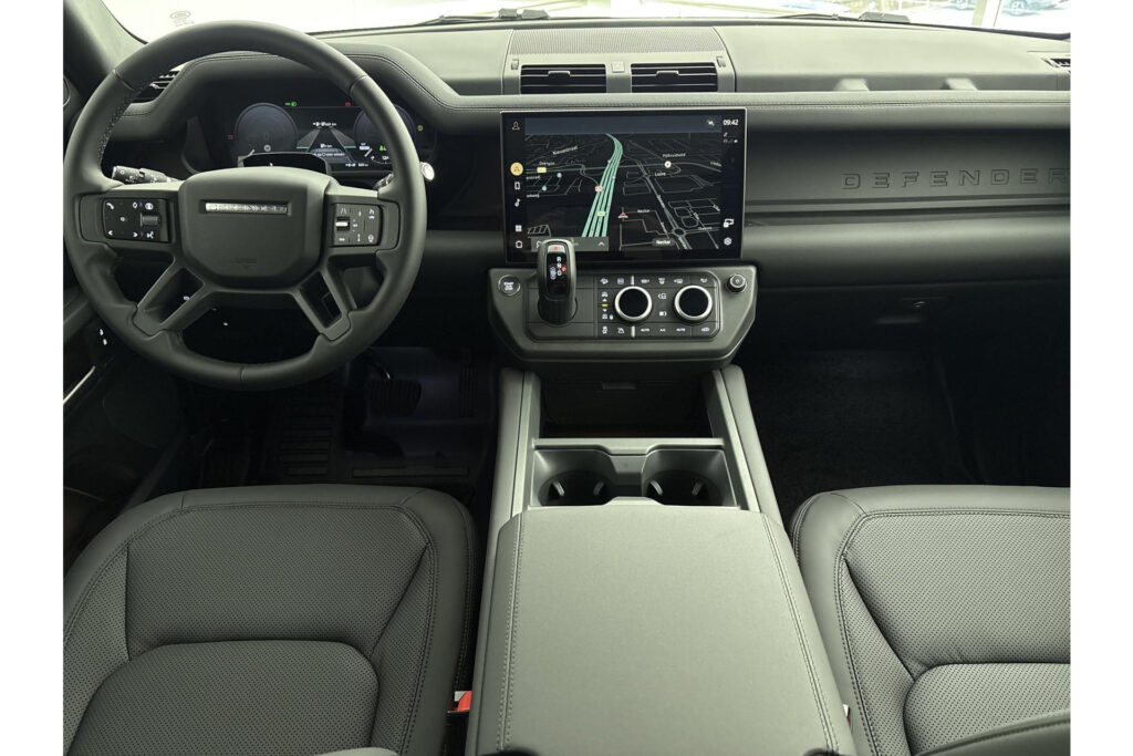 Land Rover Defender 110 P300e Dynamic SE Edition, foto 4 van 23