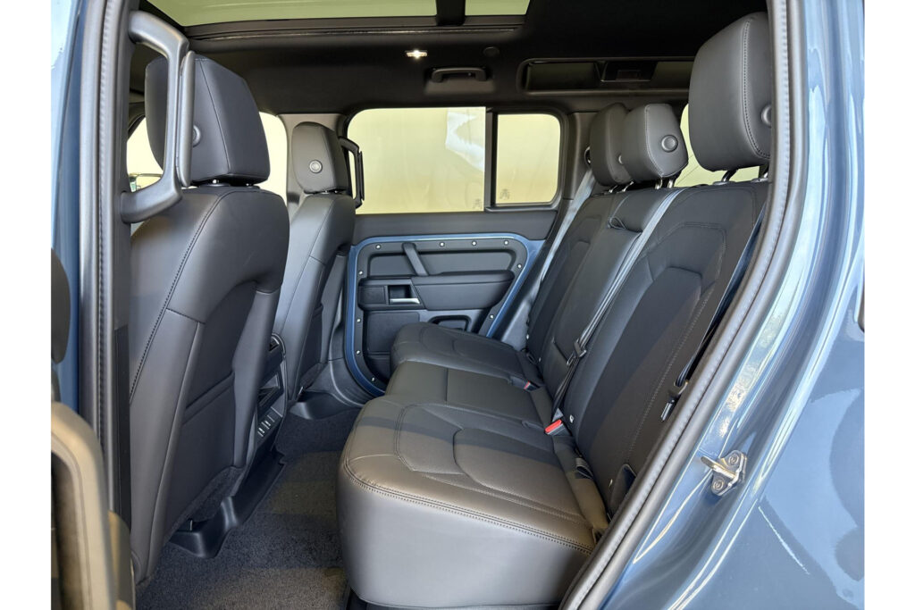 Land Rover Defender 110 P300e 110 Dynamic SE Edition, foto 5 van 25