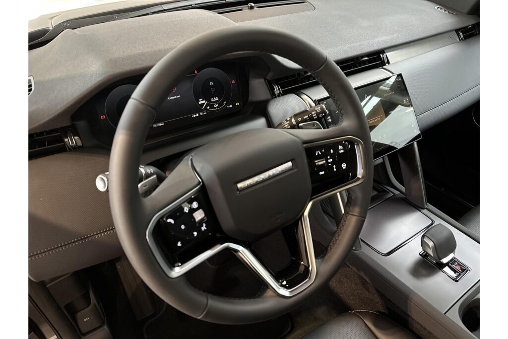 Land Rover Discovery Sport P270e Business Landmark Edition, foto 17 van 26