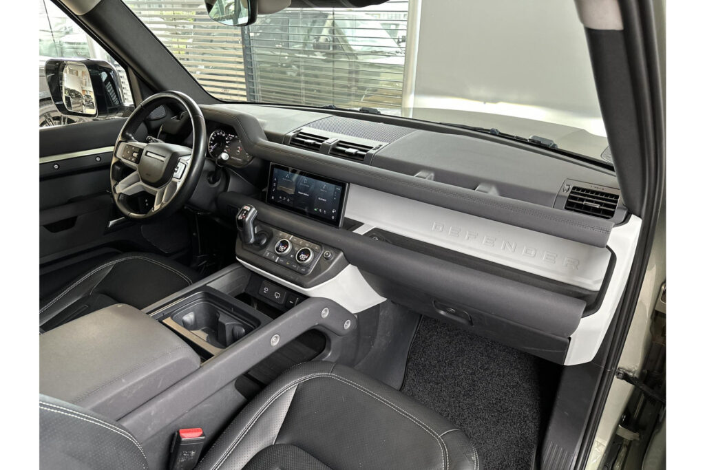 Land Rover Defender 90 3.0D 200PK 6-Cil, foto 12 van 22