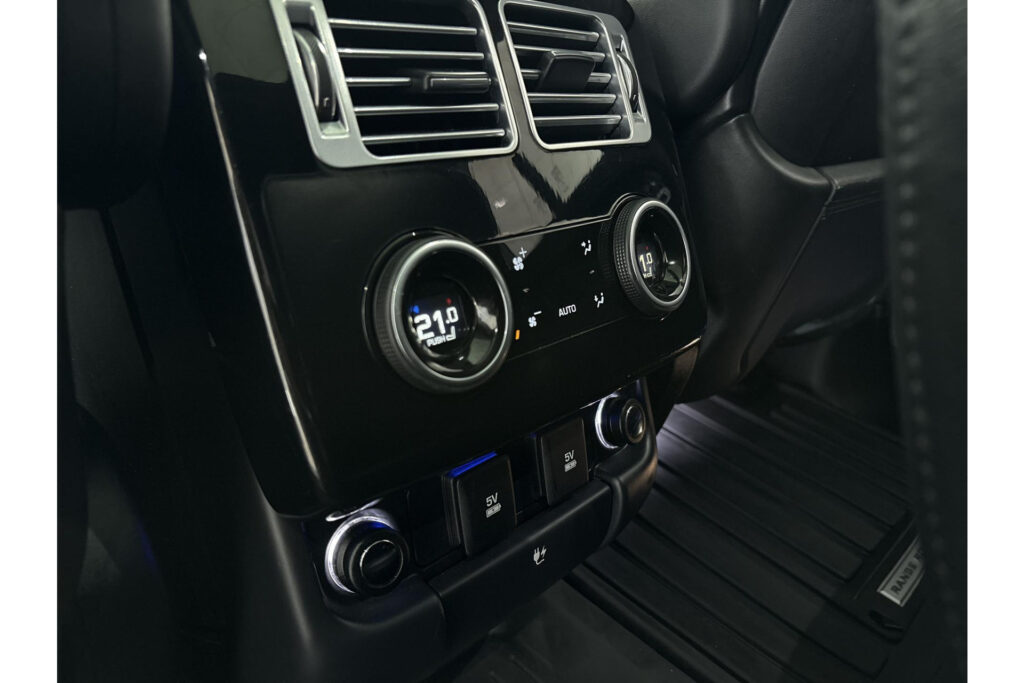 Land Rover Range Rover P400e Fifty Autobiography, foto 45 van 49