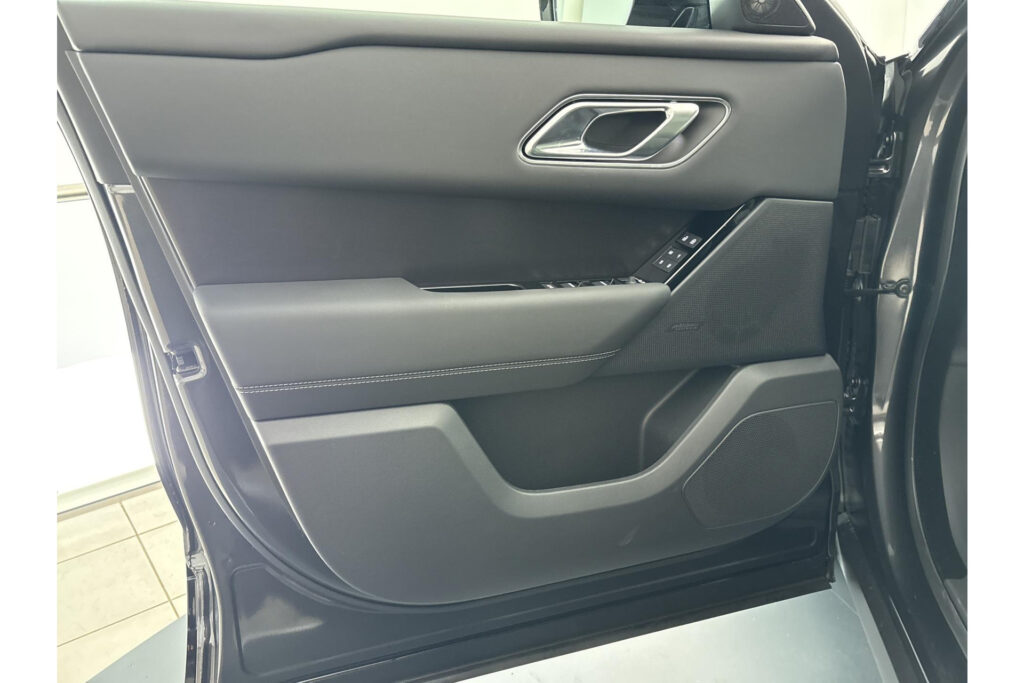 Land Rover Range Rover Velar P400e Belgravia Edition, foto 40 van 46