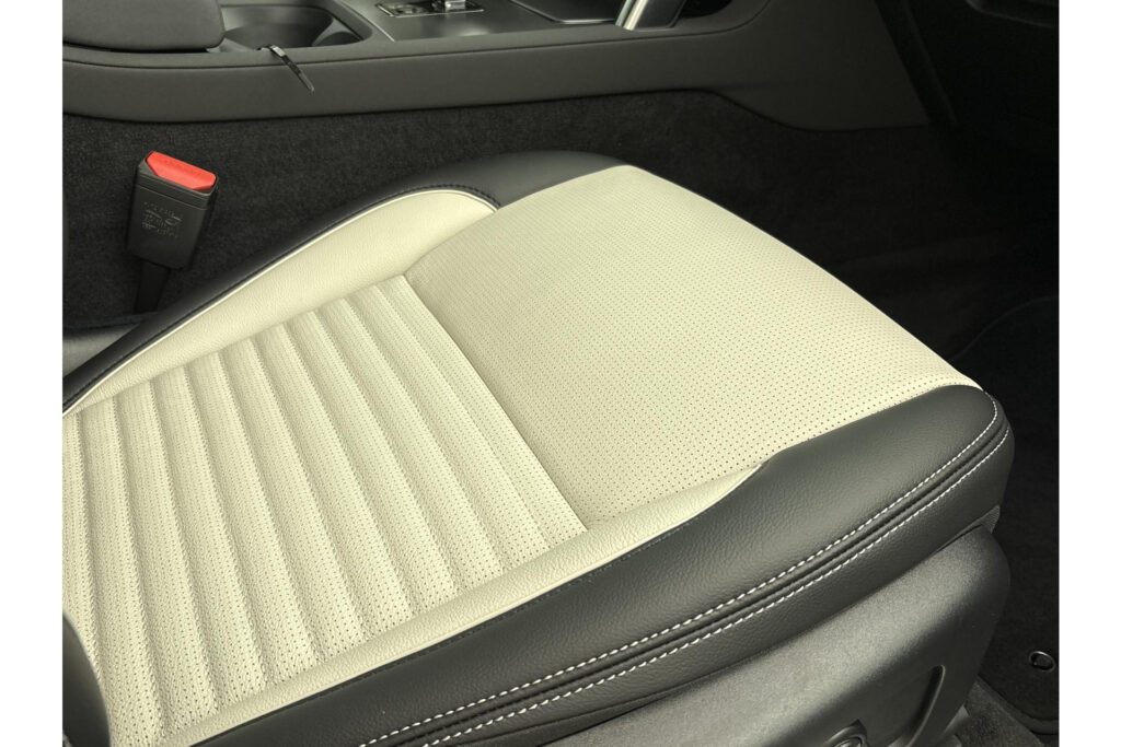Land Rover Discovery Sport P270e Landmark Edition, foto 12 van 28
