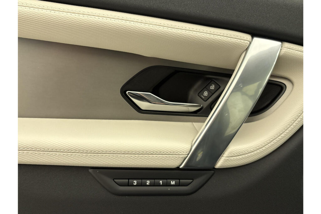 Land Rover Discovery Sport P270e Landmark Edition, foto 13 van 28