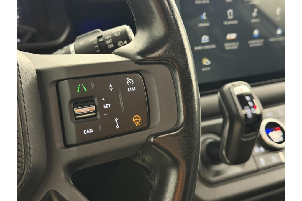 Land Rover Defender 110 P400e X-Dynamic HSE, foto 29 van 33