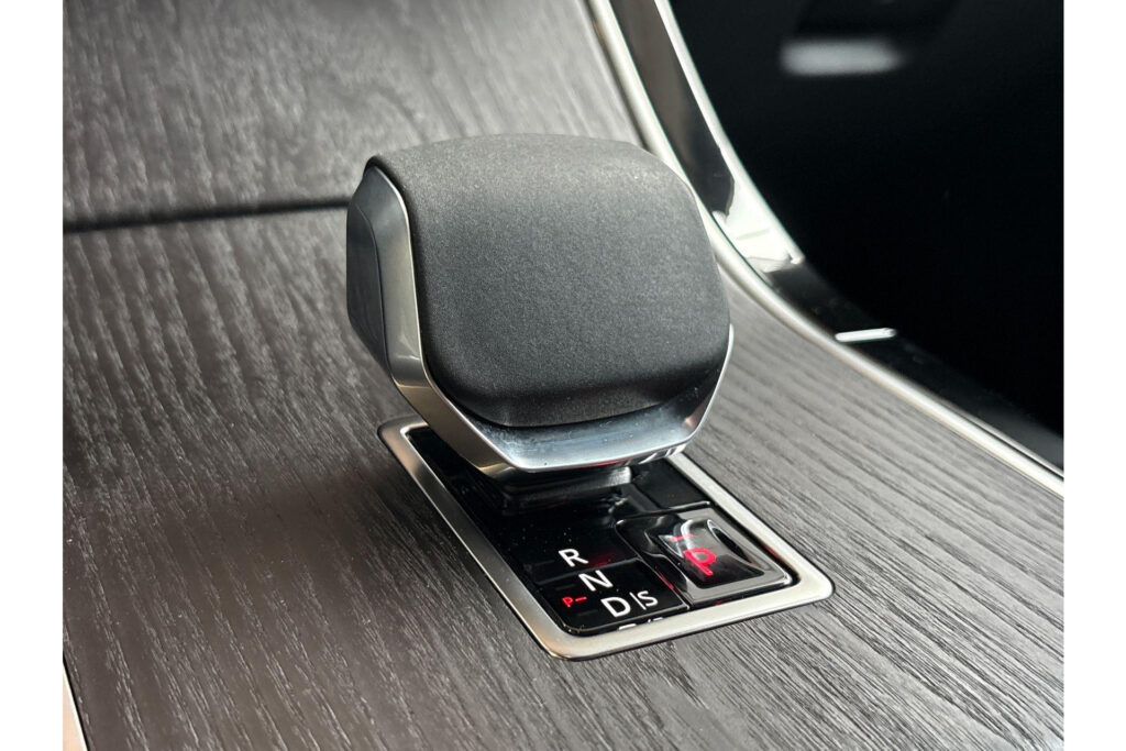 Land Rover Range Rover Velar P400e Dynamic SE, foto 16 van 36