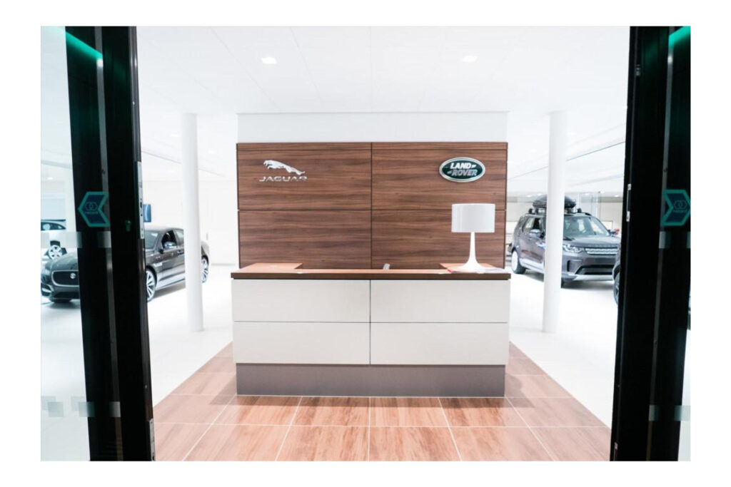 Land Rover Range Rover Sport P400e SE, foto 31 van 34