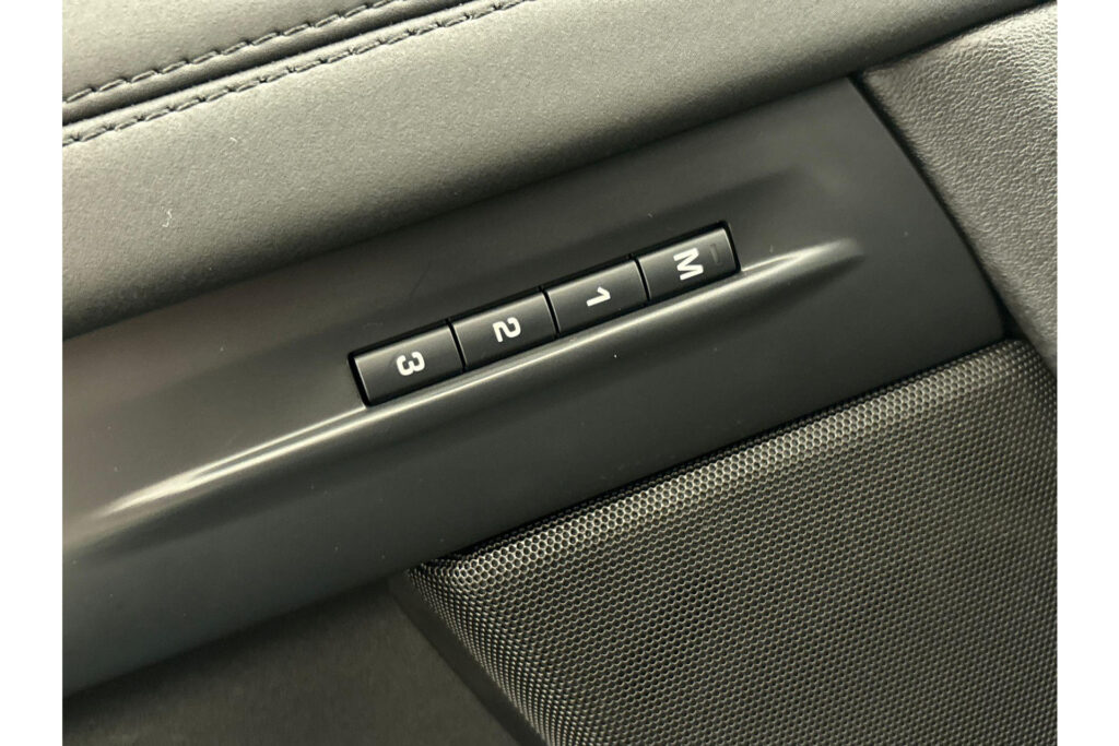 Land Rover Range Rover Evoque P300e R-Dynamic SE, foto 24 van 38