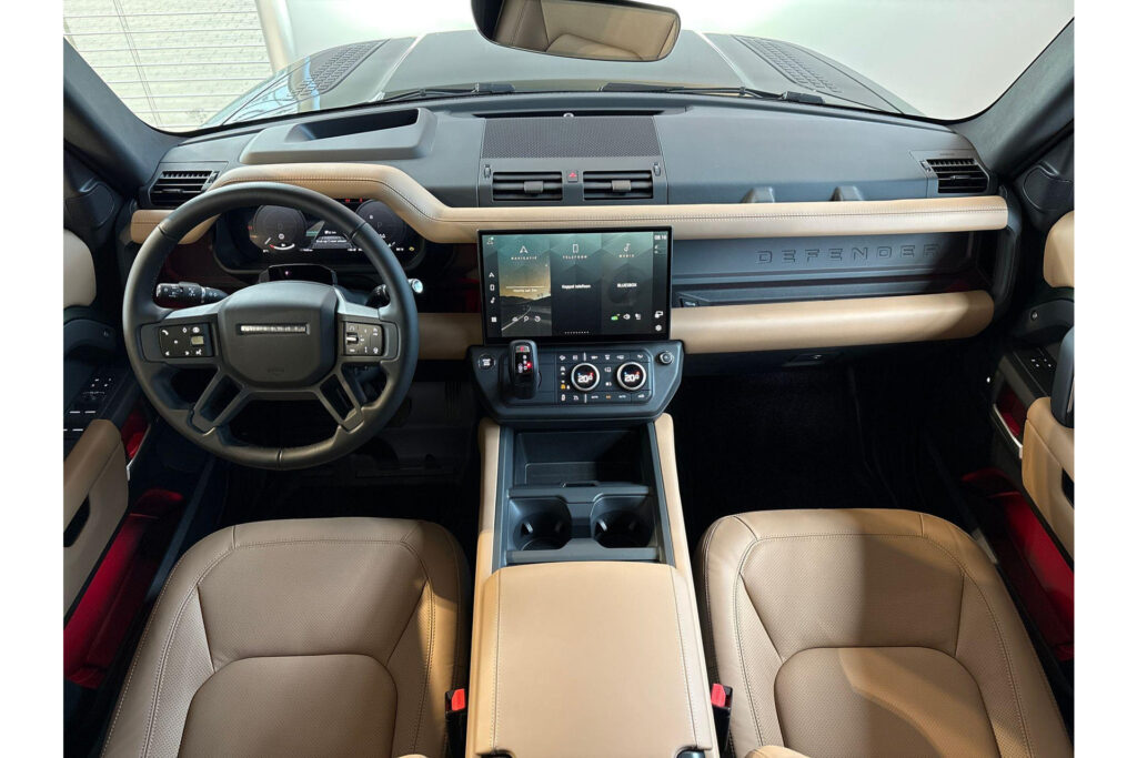 Land Rover Defender 110 P300e 110 X-Dynamic HSE, foto 4 van 26
