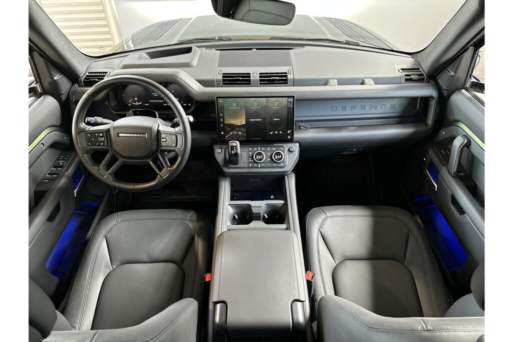 Land Rover Defender 110 P300e X-Dynamic HSE, foto 4 van 26