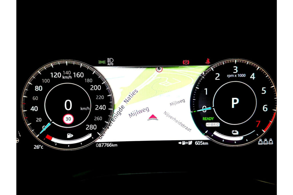 Jaguar F-PACE P400e R-Dynamic Black, foto 23 van 39