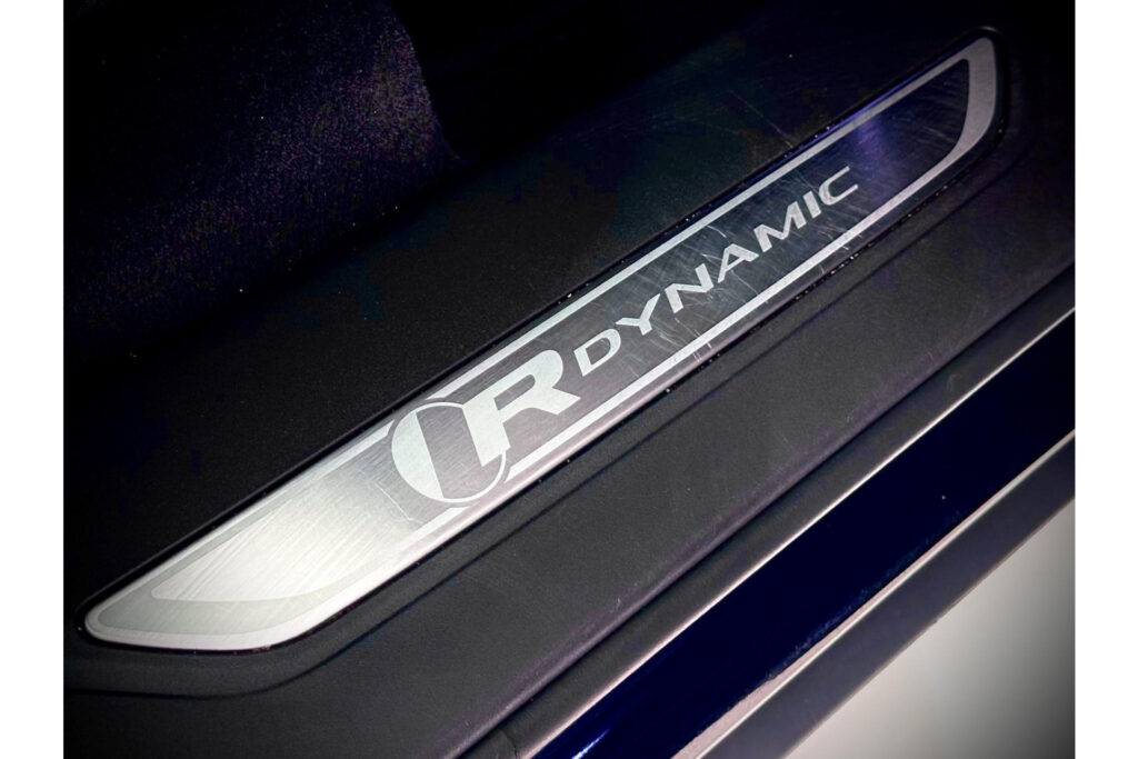 Jaguar F-PACE P400e R-Dynamic Black, foto 34 van 39