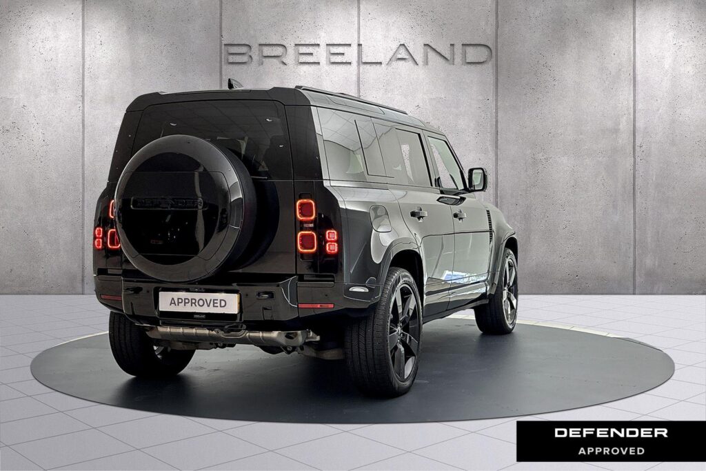 Land Rover Defender 110 P300e X-Dynamic HSE, foto 29 van 38