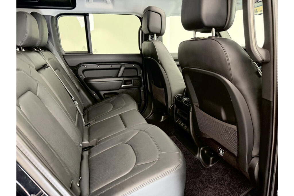 Land Rover Defender 110 P300e X-Dynamic HSE, foto 9 van 38