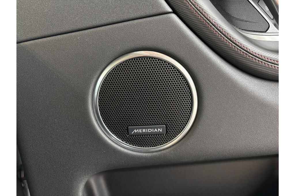 Land Rover Discovery Sport P300e R-Dynamic SE, foto 13 van 24