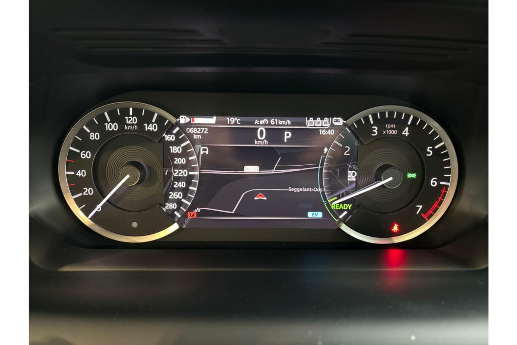 Land Rover Discovery Sport P300e R-Dynamic SE, foto 18 van 24