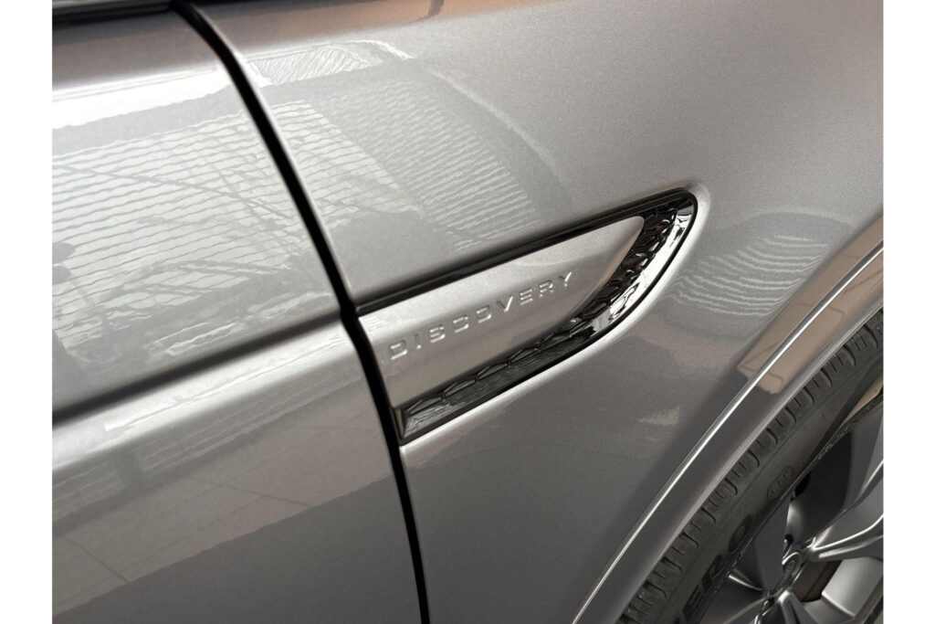 Land Rover Discovery Sport P300e R-Dynamic SE, foto 23 van 24