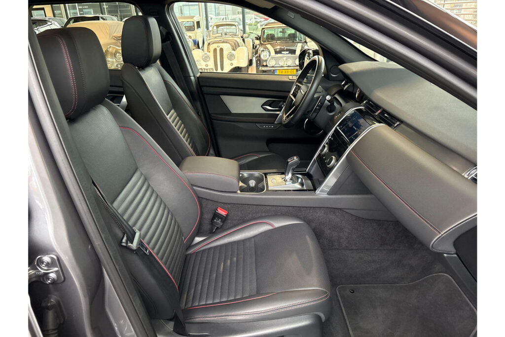 Land Rover Discovery Sport P300e R-Dynamic SE, foto 3 van 24