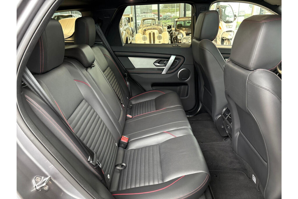 Land Rover Discovery Sport P300e R-Dynamic SE, foto 5 van 24